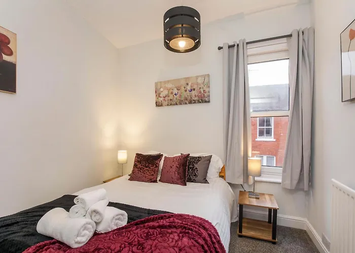 Modern 3-bedroom House Near Centre Pet Friendly York