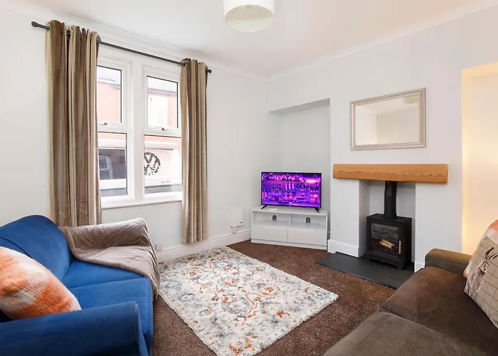 Vakantiehuis Modern 3-bedroom House Near Centre Pet Friendly