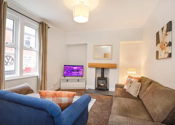 Modern 3-bedroom House Near Centre Pet Friendly Vakantiehuis