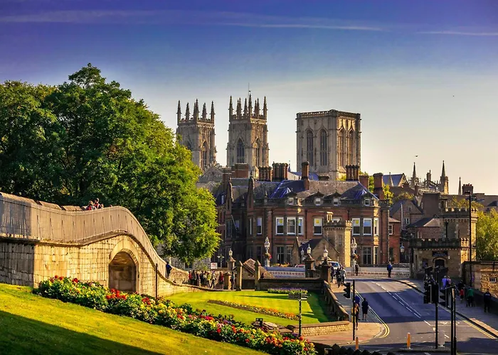 Modern 3-bedroom House Near Centre Pet Friendly York